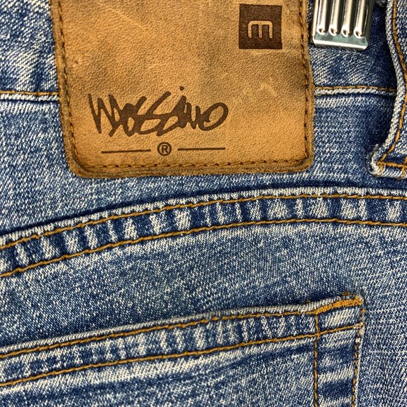 Vintage 2000s Mossimo mid-rise flare jeans - Picture 4 of 9